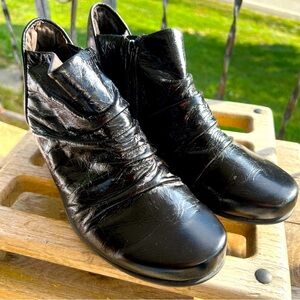 Women’sNaot Advance 226258 Black Glossy Leather Patent Ankle Short Boots Size 7M
